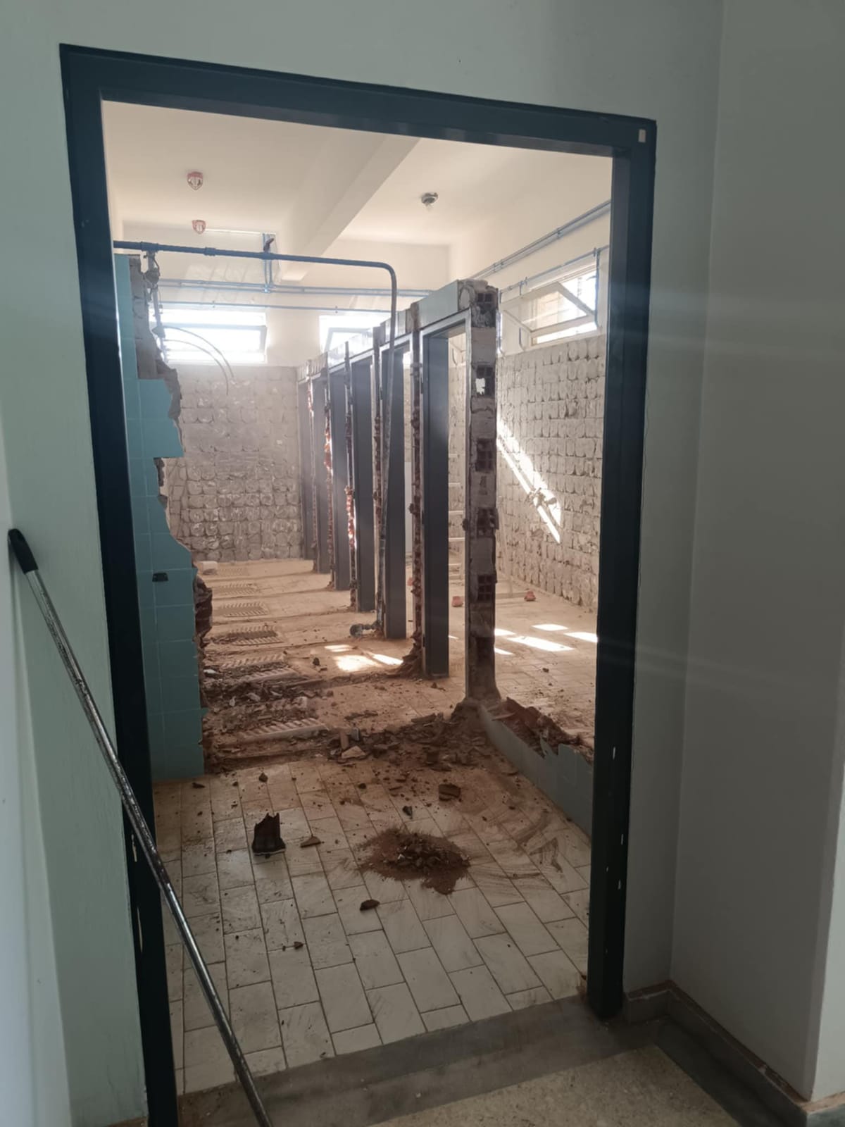 Sapçı Çok Kültürlü İlkokulu’nun Yenilenmesi Yoğun Bir Şekilde Devam Ediyor