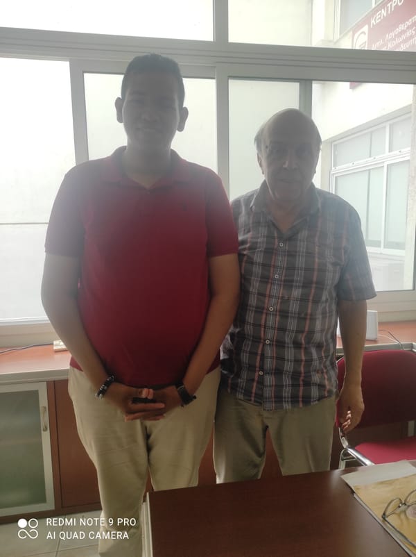 İskeçe İli Aktif Vatandaşlar Derneği Başkanı, “Yeni Bilgi” Eğitim Merkezini Ziyaret Etti